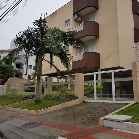 Apartamento Praia Dos Ingleses ฟลอเรียนอโปลิส ภายนอก รูปภาพ
